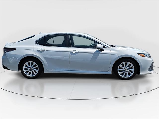 Photo of 2023 Wind Chill Pearl Toyota Camry
