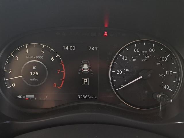 Photo of 2024 Gun Metallic Nissan Kicks