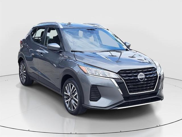 Photo of 2024 Gun Metallic Nissan Kicks