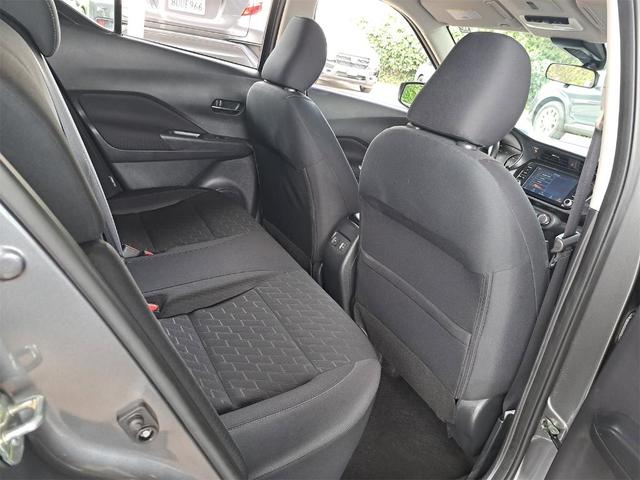 Photo of 2024 Gun Metallic Nissan Kicks