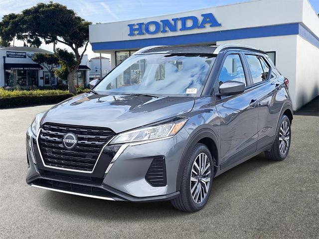 Photo of 2024 Gun Metallic Nissan Kicks
