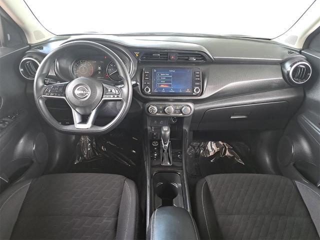 Photo of 2024 Gun Metallic Nissan Kicks