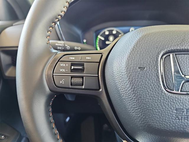 Photo of 2026 Platinum White Pearl Honda CR-V Hybrid