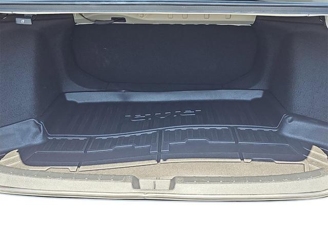 Photo of 2023 Platinum White Pearl Honda Civic