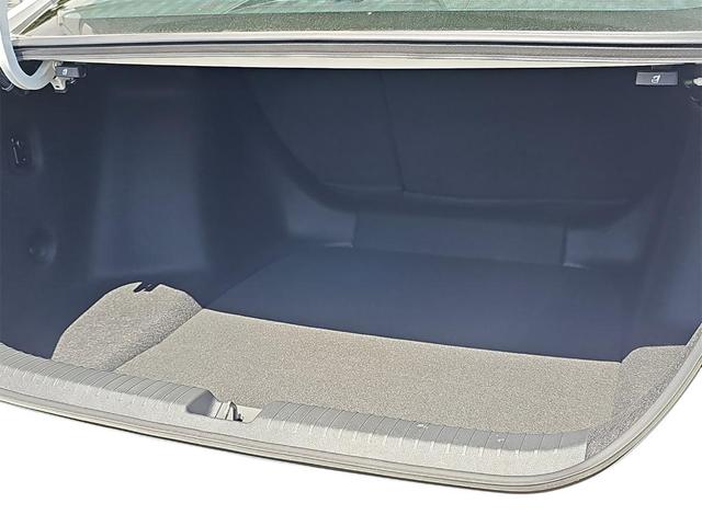 Photo of 2025 Platinum White Pearl Honda Accord Hybrid
