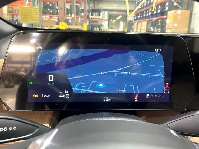 Photo of 2025 SILVER Chevrolet Equinox