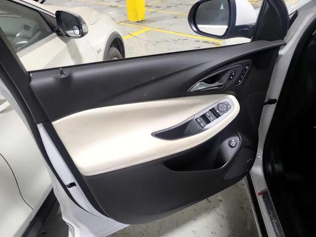 Photo of 2025 WHITE Buick Encore GX
