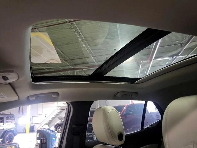 Photo of 2025 WHITE Buick Encore GX