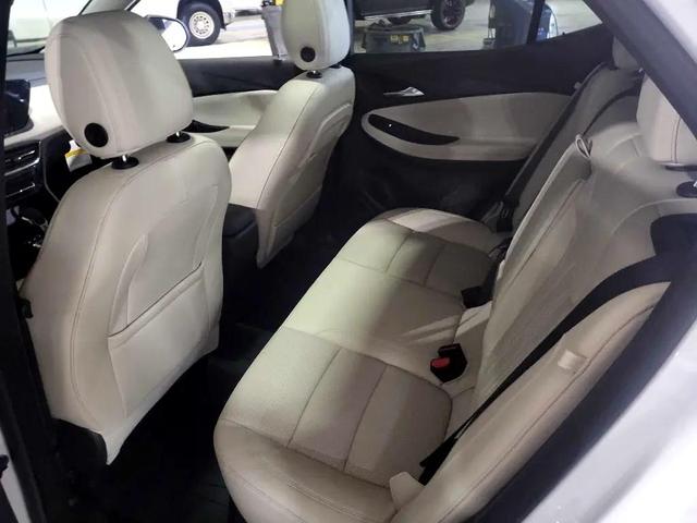 Photo of 2025 WHITE Buick Encore GX