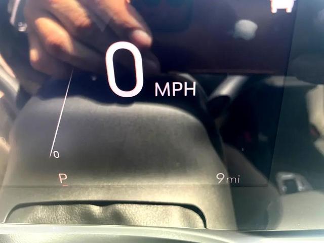 Photo of 2025 WHITE Buick Encore GX