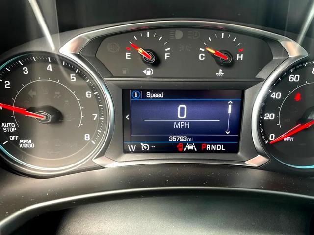 Photo of 2022 Silver Ice Metallic Chevrolet Equinox