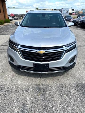 Photo of 2022 Silver Ice Metallic Chevrolet Equinox