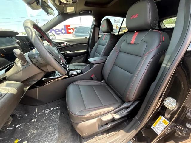 Photo of 2025 Mosaic Black Metallic Chevrolet Trax