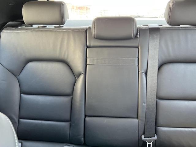 Photo of 2018 Majestic White INFINITI QX30