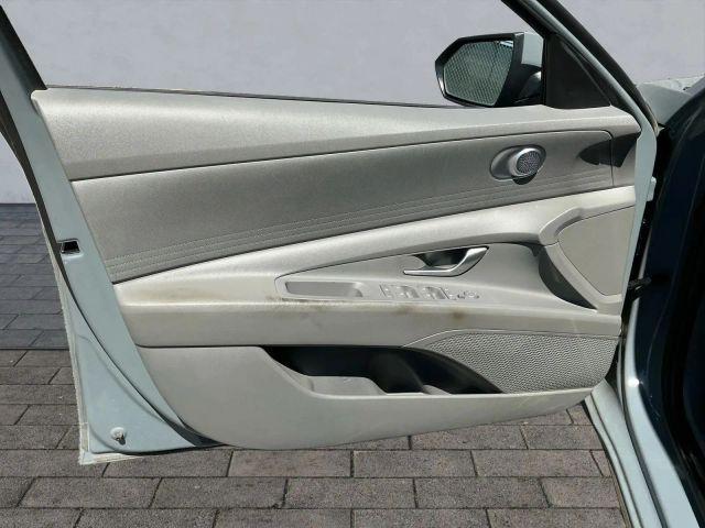 Photo of 2021 Gray Hyundai ELANTRA HEV