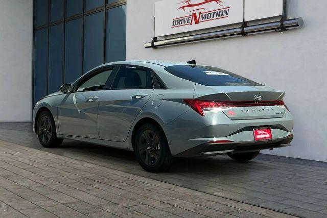 Photo of 2021 Gray Hyundai ELANTRA HEV