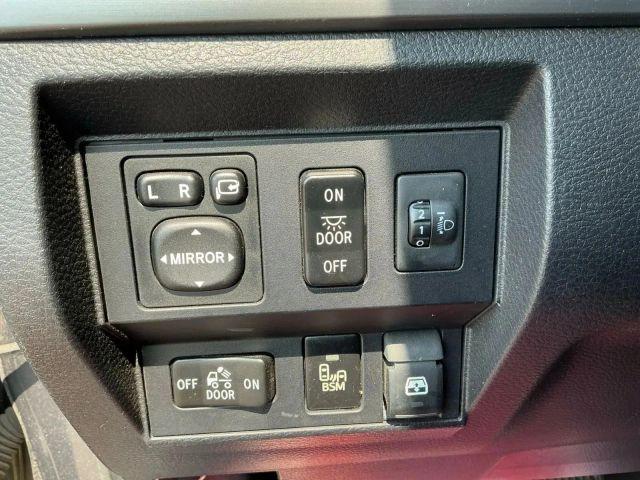 Photo of 2016 Gray Toyota Tundra