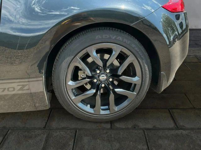 Photo of 2018 Black Nissan 370Z
