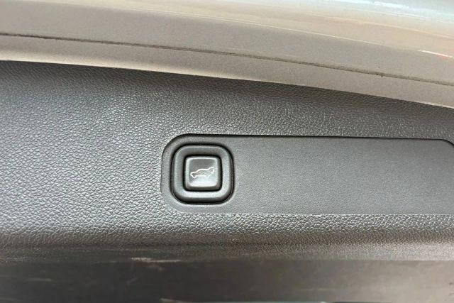 Photo of 2013 Silver Cadillac Escalade