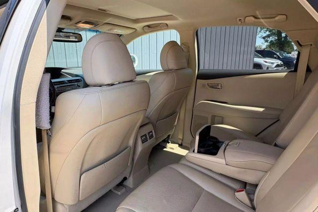 Photo of 2015 White Lexus RX 350