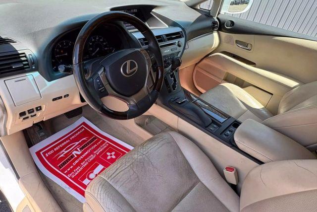 Photo of 2015 White Lexus RX 350