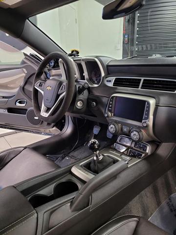 Photo of 2015 Black Chevrolet Camaro