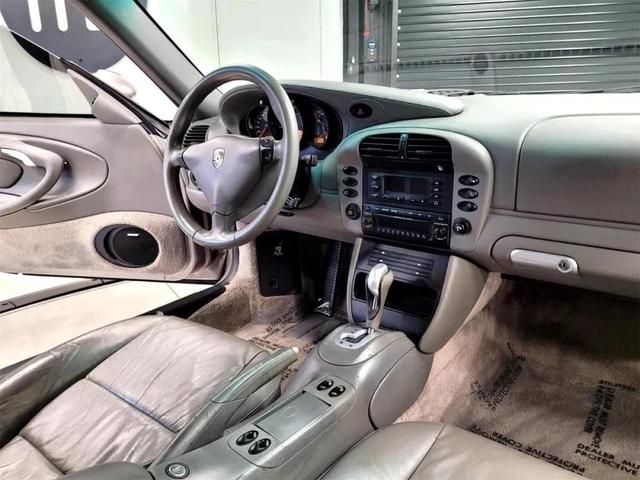Photo of 2003 Silver Porsche 911