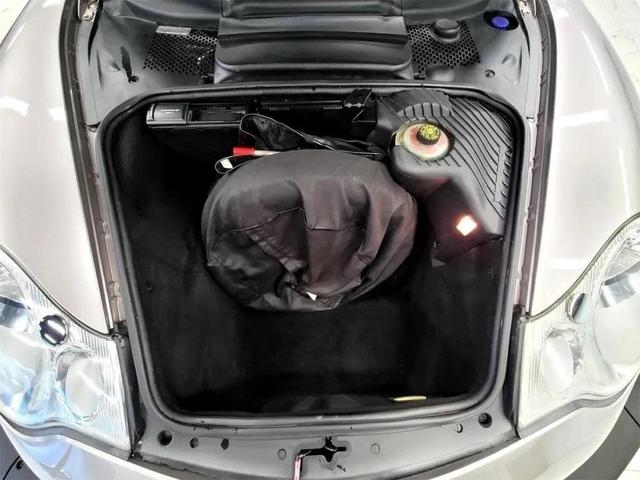 Photo of 2003 Silver Porsche 911