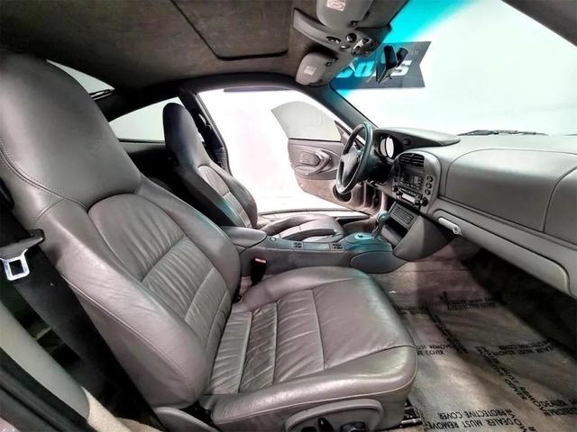 Photo of 2003 Silver Porsche 911