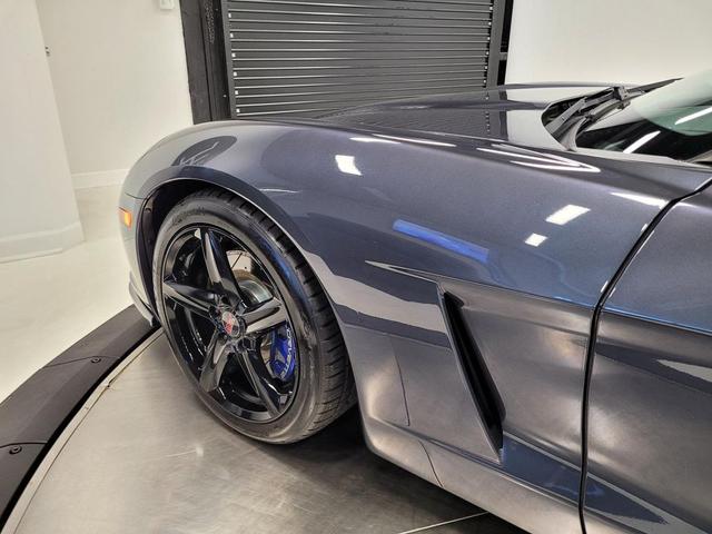 Photo of 2009 Cyber Gray Metallic Chevrolet Corvette