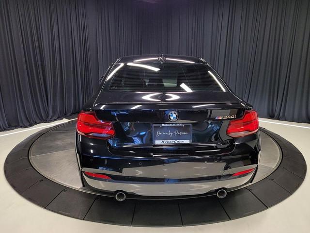 Photo of 2018 Black Sapphire Metallic BMW M240