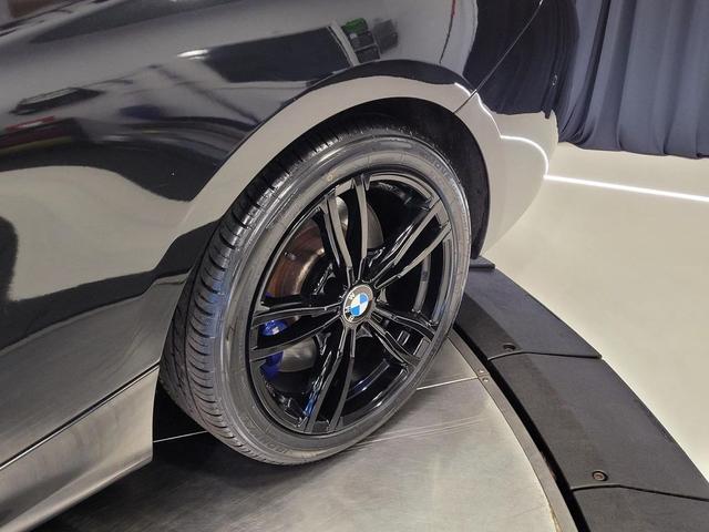 Photo of 2018 Black Sapphire Metallic BMW M240