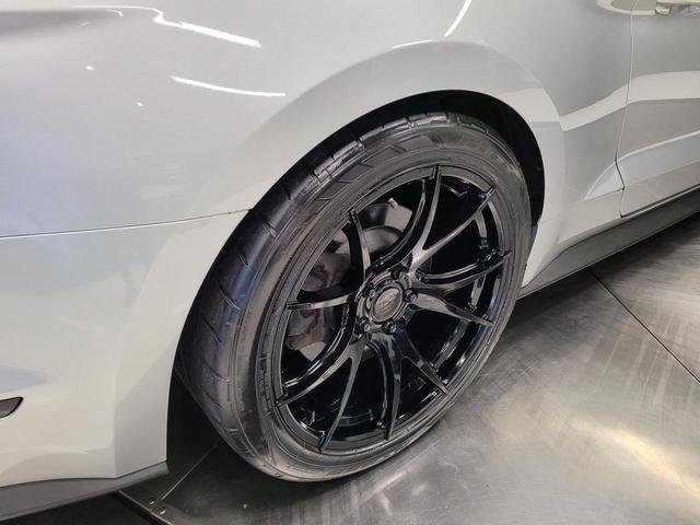 Photo of 2015 Ingot Silver Ford Mustang