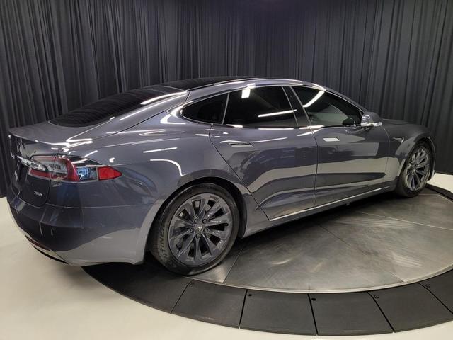 Photo of 2018 Gray Tesla Model S