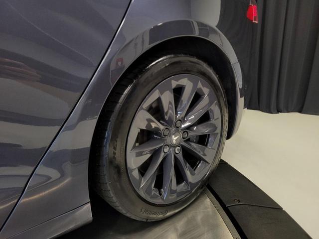 Photo of 2018 Gray Tesla Model S