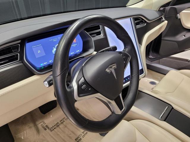 Photo of 2018 Gray Tesla Model S