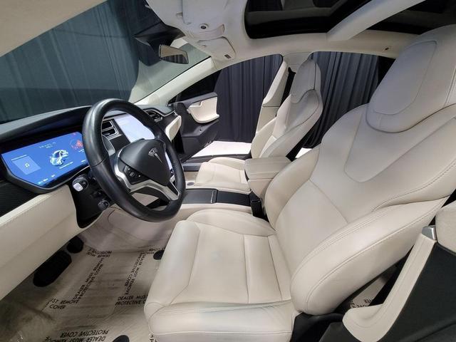 Photo of 2018 Gray Tesla Model S