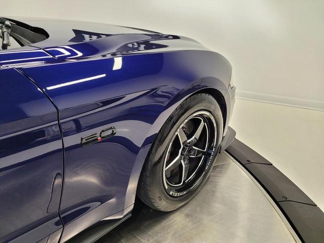 Photo of 2019 Blue Ford Mustang