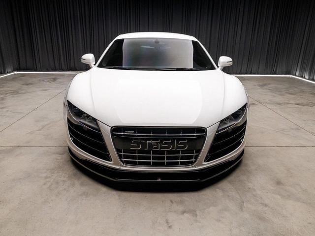 Photo of 2011 White Audi R8