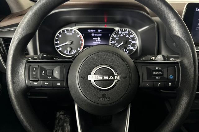 Photo of 2023 Pearl White Tricoat Nissan Rogue
