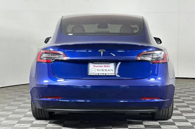 Photo of 2018 Blue Tesla Model 3
