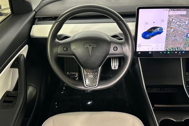 Photo of 2018 Blue Tesla Model 3