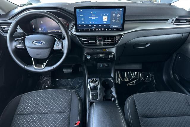 Photo of 2023 Oxford White Ford Escape