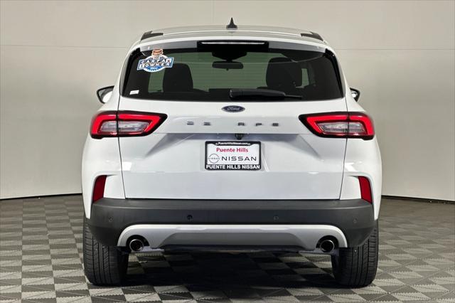 Photo of 2023 Oxford White Ford Escape
