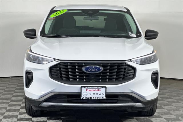 Photo of 2023 Oxford White Ford Escape