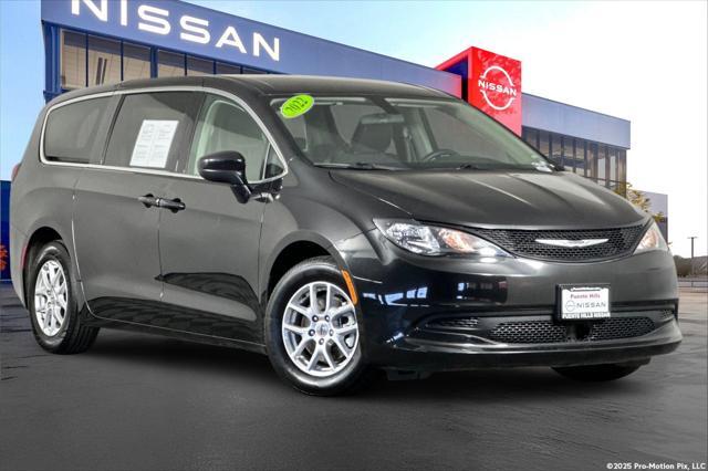 2022 Chrysler Voyager