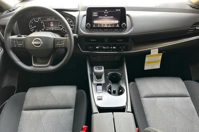 Photo of 2025 Deep Ocean Blue Pearl Nissan Rogue