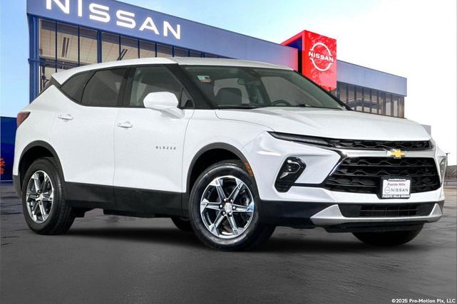 Photo of 2024 Summit White Chevrolet Blazer