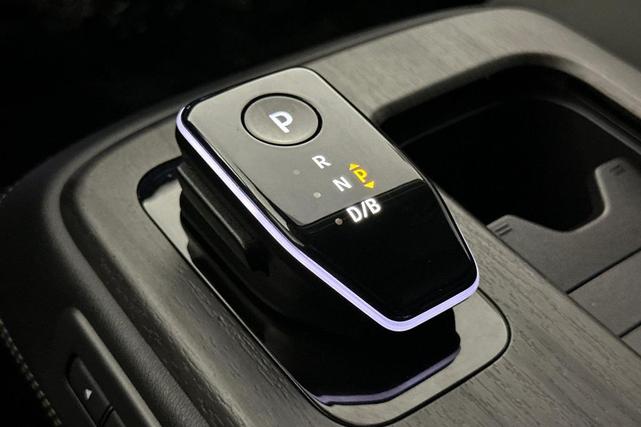 Photo of 2024 Black Diamond Pearl Nissan ARIYA