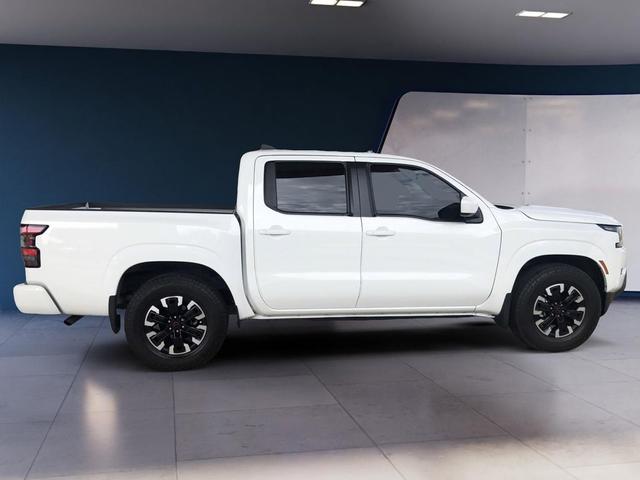 Photo of 2024 Glacier White Nissan Frontier